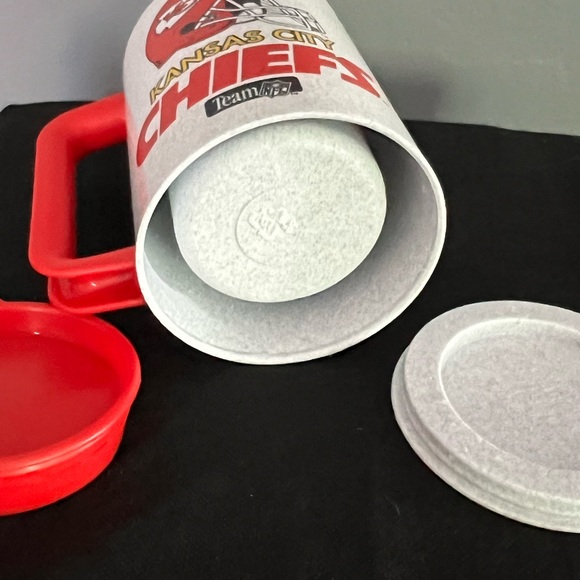 Vintage 95 Kansas City Chiefs KC Football Arrowhead Stadium Travel Mug Cup w Lid - Picture 8 of 10